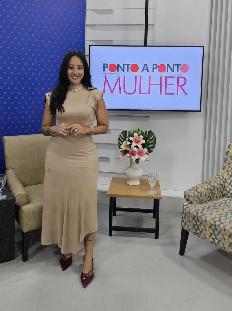 Laryssa Galvão em participação no programa de TV Ponto a Ponto Mulher
